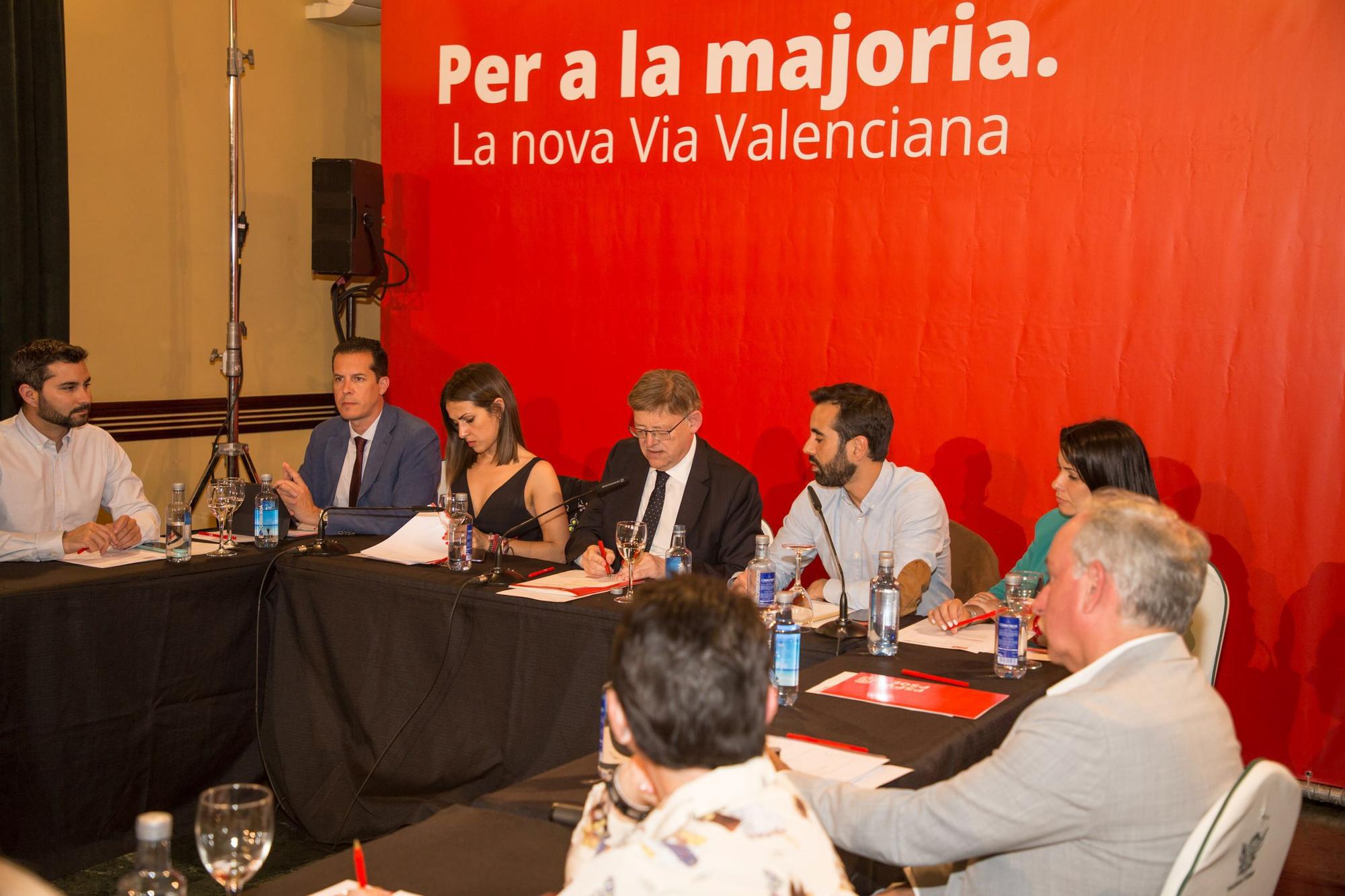 La ejecutiva nacional del PSPV-PSOE se traslada a Orihuela para respaldar a los regantes