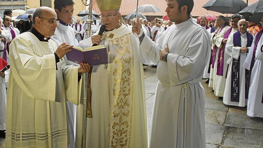 La catedral abre la Puerta Santa y organizará visitas por la cubierta