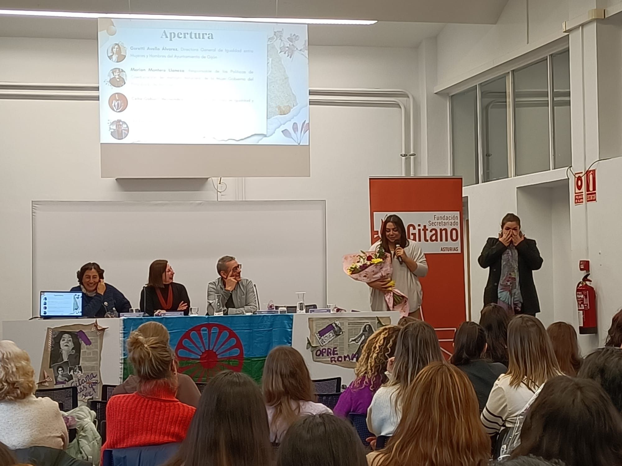 Las Jornadas de Mujeres Gitanas de Asturias "Romí Calí", en imágenes