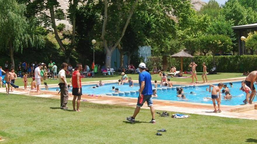 Imagen de una piscina muncipal alicantina.