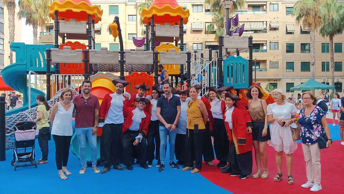 El alcalde y su equipo en la inauguración