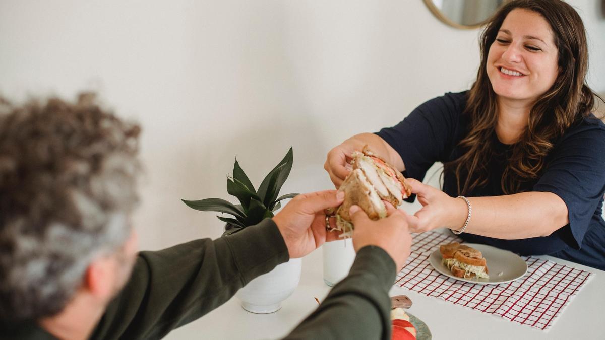 Molta gent es fa un biquini per sopar ràpid