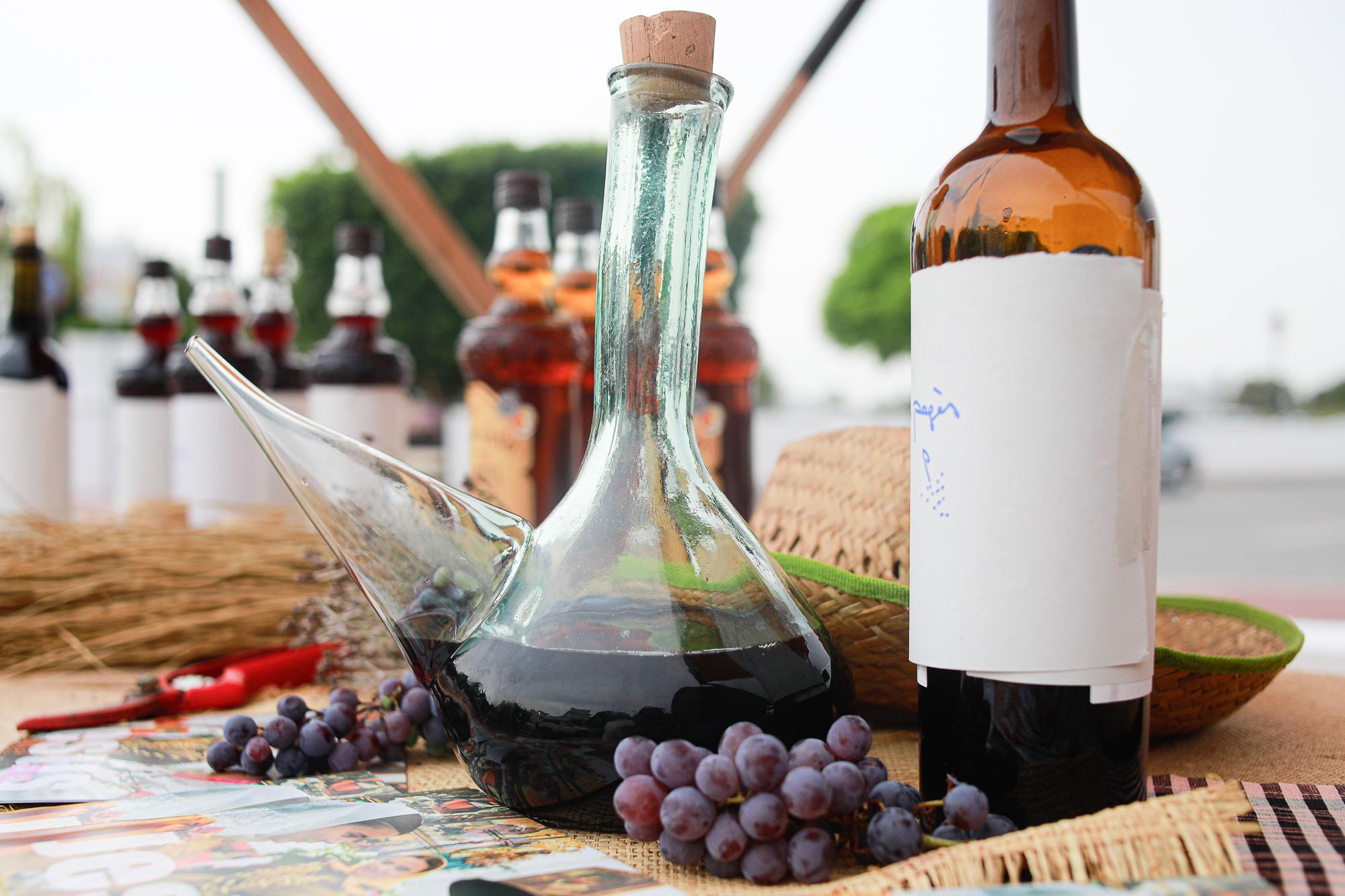 Mira aquí todas las imágenes de la 'fonya' del vino comunitario en las fiestas de Jesús