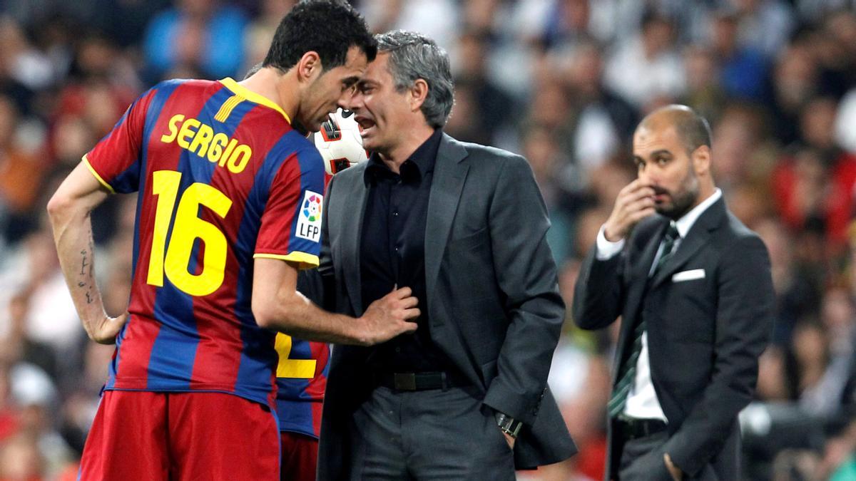 Mourinho intenta desestabilizar a Busquets en un clásico jugado en el Bernabéu. 