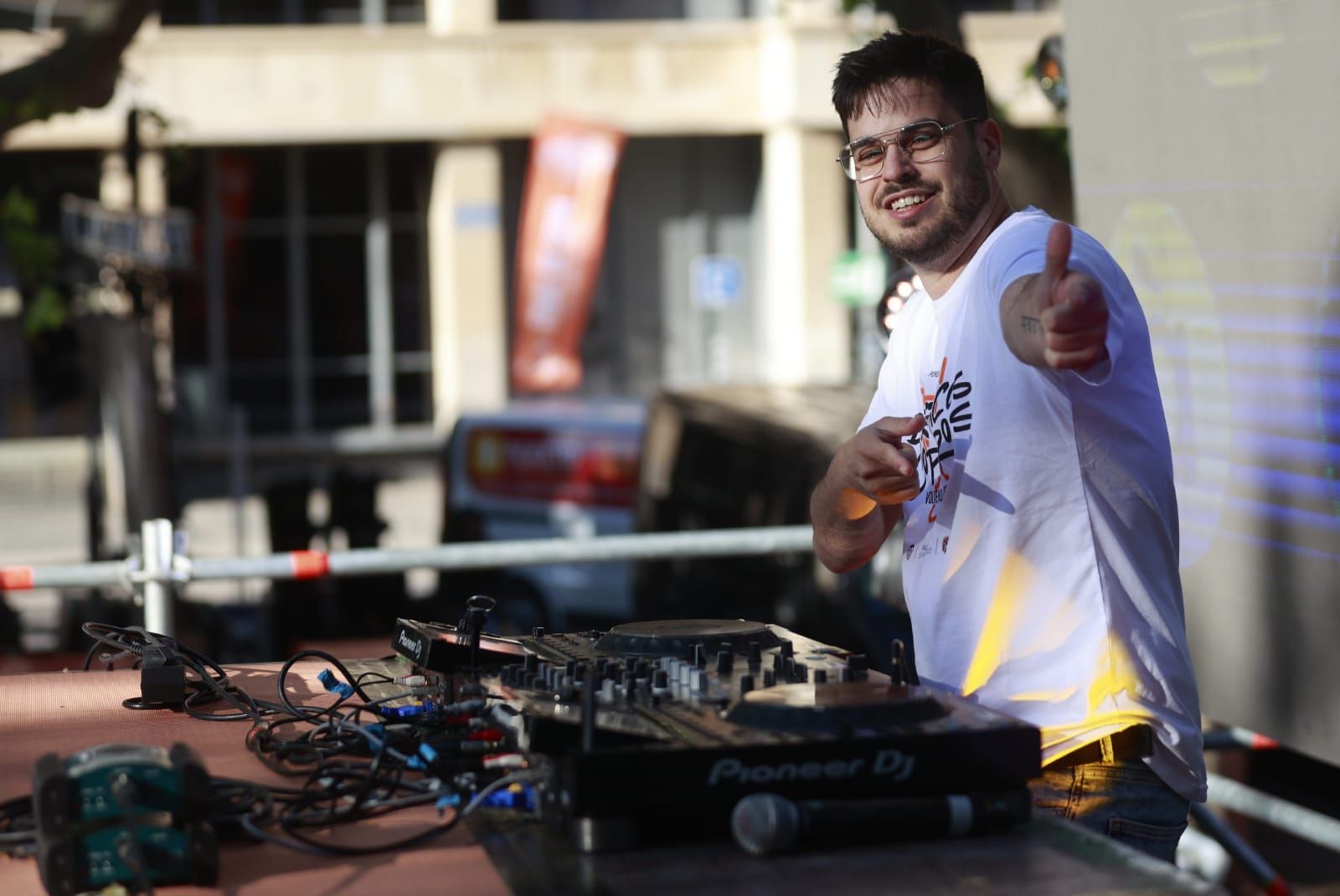 Buen tiempo en la fiesta de la FAN ZONE de Mestalla