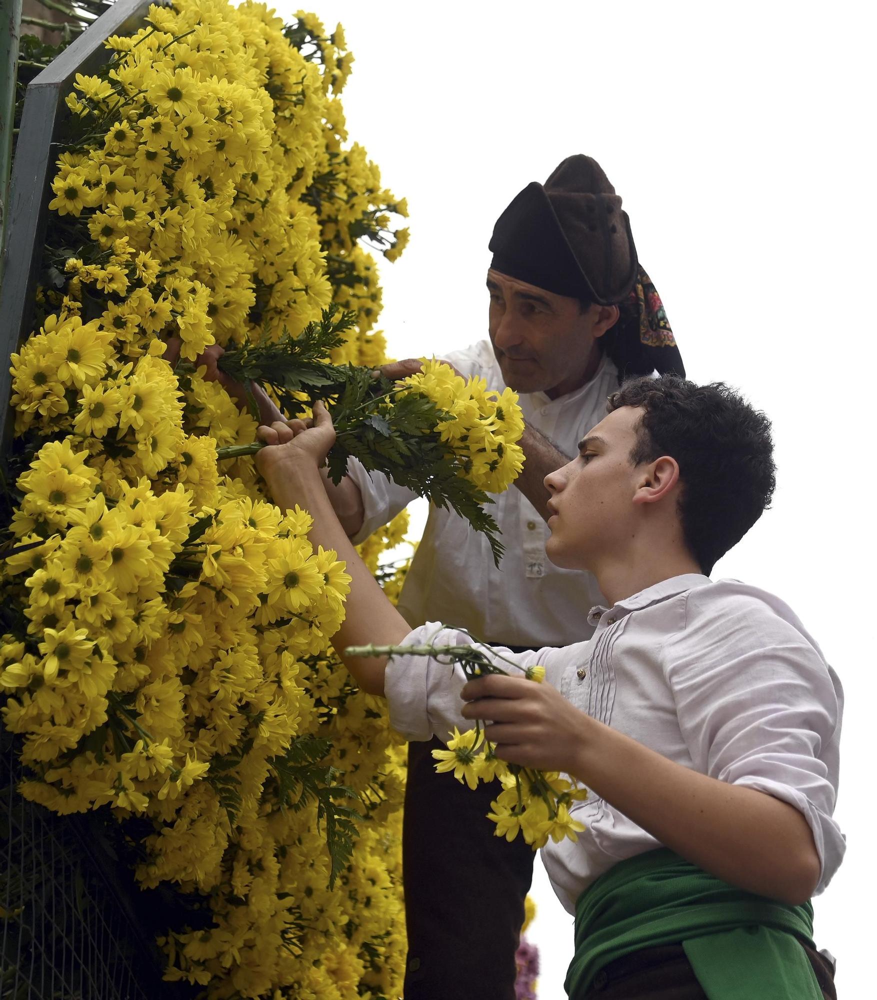 GALERÍA: Burgos honra con más de 50.000 flores a su patrona