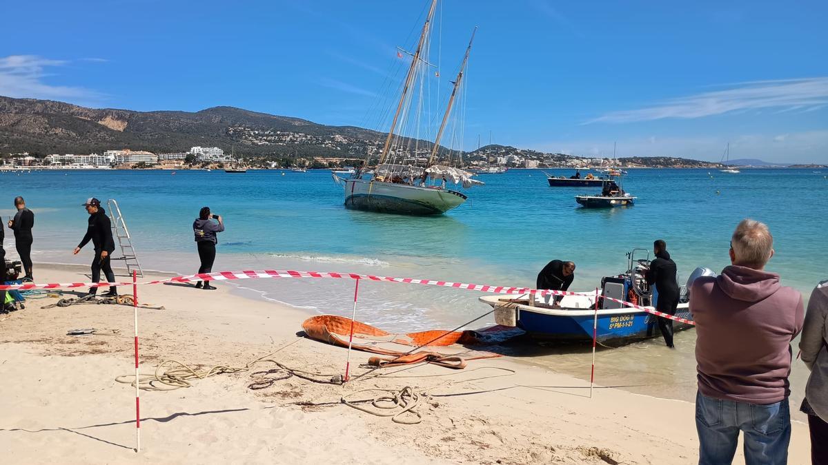 Así es el operativo para reflotar un yate histórico varado en el litoral de Palmanova