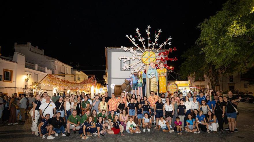 Las Hogueras de San Vicente ponen el broche a su visita a Portugal con una Cremà simbólica