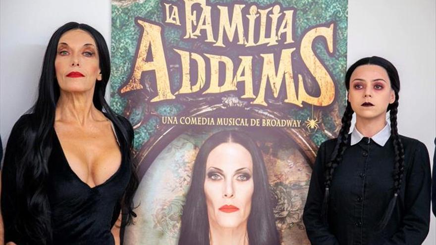 ‘La familia Addams’ se instala en Zaragoza para el Pilar