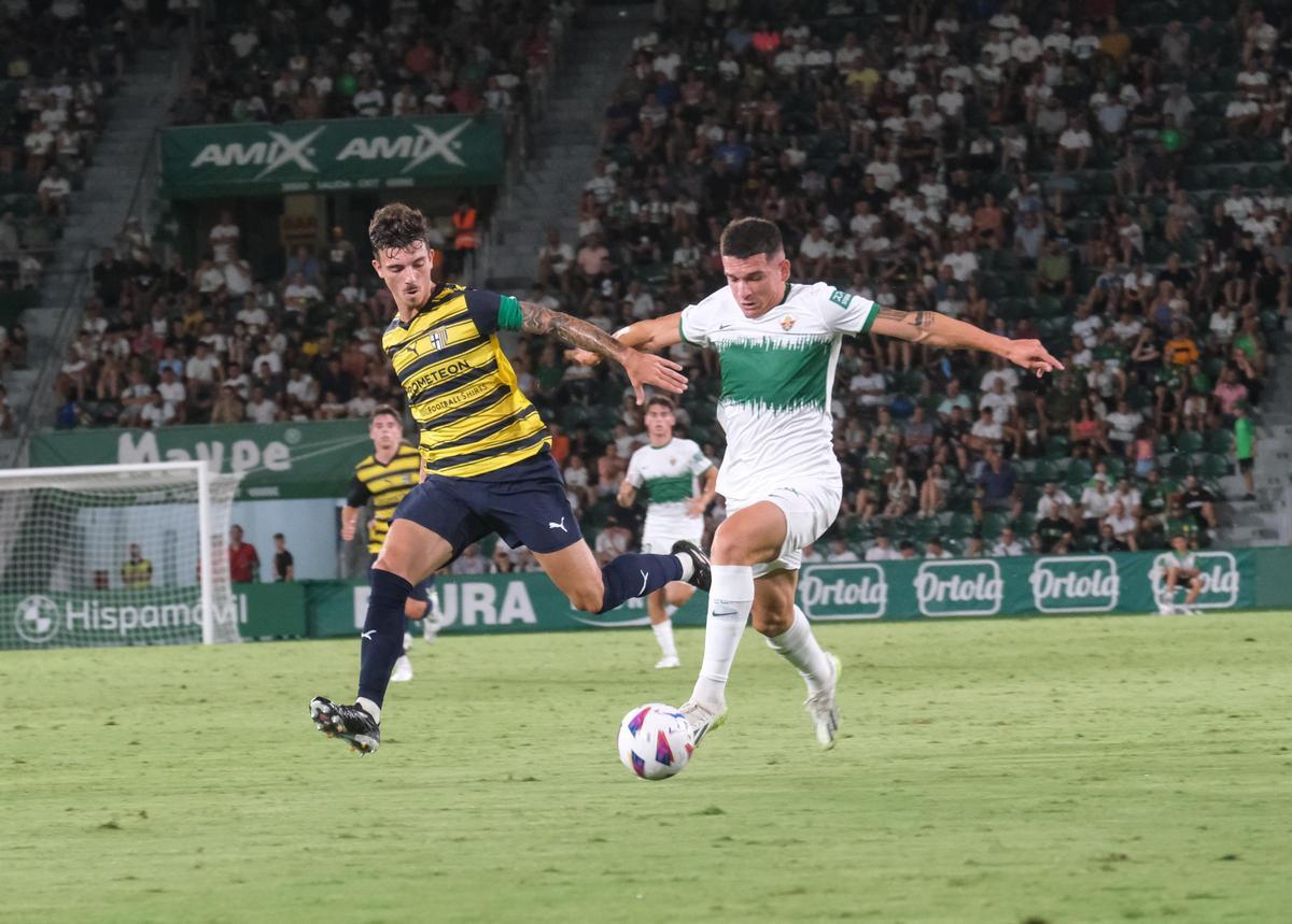 Las mejores imágenes del Elche CF - Parma Calcio 1913 del trofeo "Festa d´Elx"