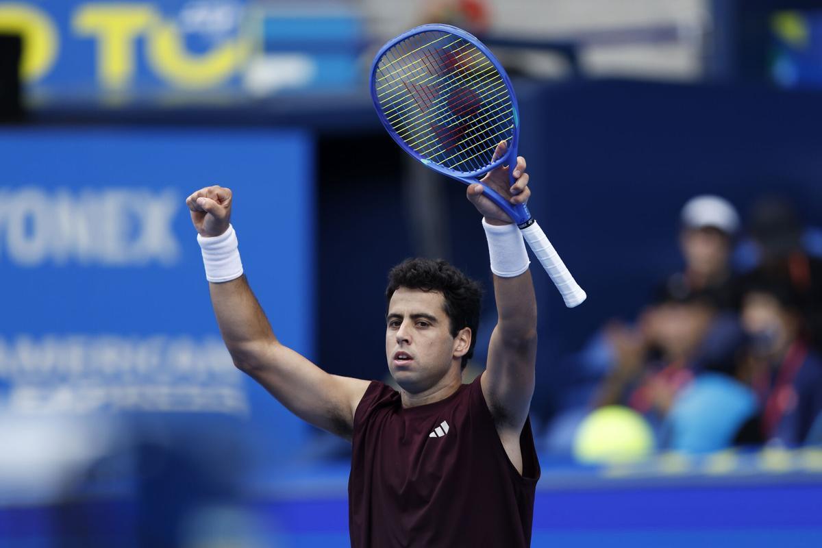 TOKYO (Japan), 04/10/2026.- Jaume Munar of Spain cerebrates after defeating Kyrian Jacquet of France in his quarterfinal match of the Japan Open tennis tournament at Ariake Colosseum in Tokyo, Japan, 04 October 2026. (Tenis, Francia, Japón, España, Tokio) EFE/EPA/KIYOSHI OTA