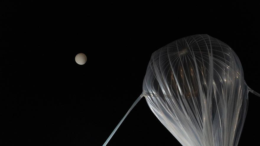 La Gomera da el salto a la carrera aeroespacial: culmina el lanzamiento de un globo estratosférico