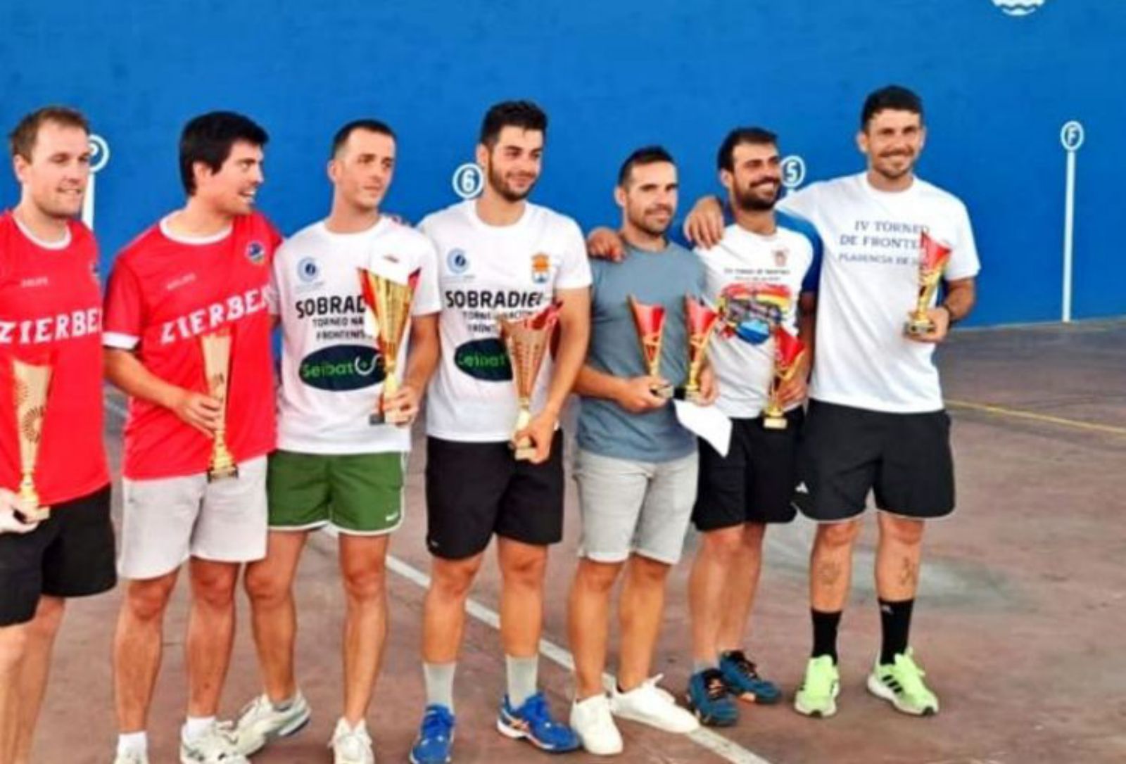 El podio del 4º torneo nacional de frontenis.