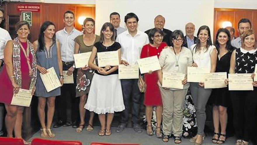 El Colegio Médico de Castellón entrega sus becas a la investigación