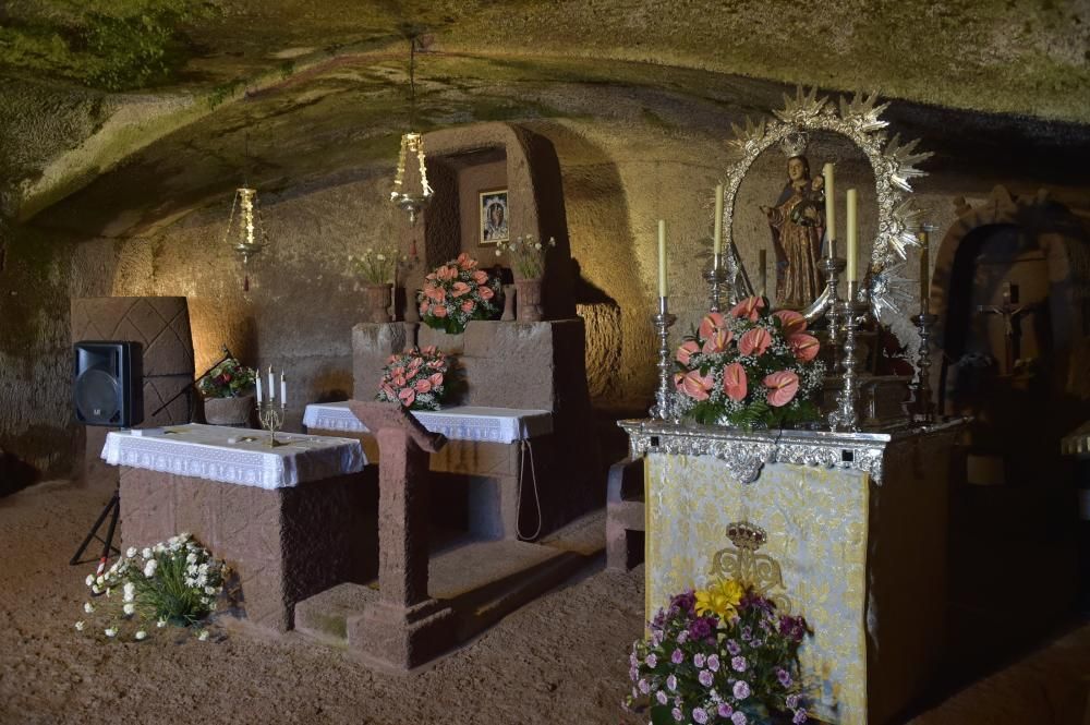 Bajada de la Virgen de la Cuevita desde la ...