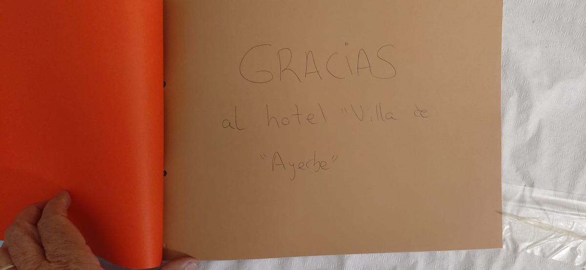 En imágenes | Recopilatorio de cartas hacia los voluntarios de Ayerbe durante el incendio de Las Peñas de Riglos