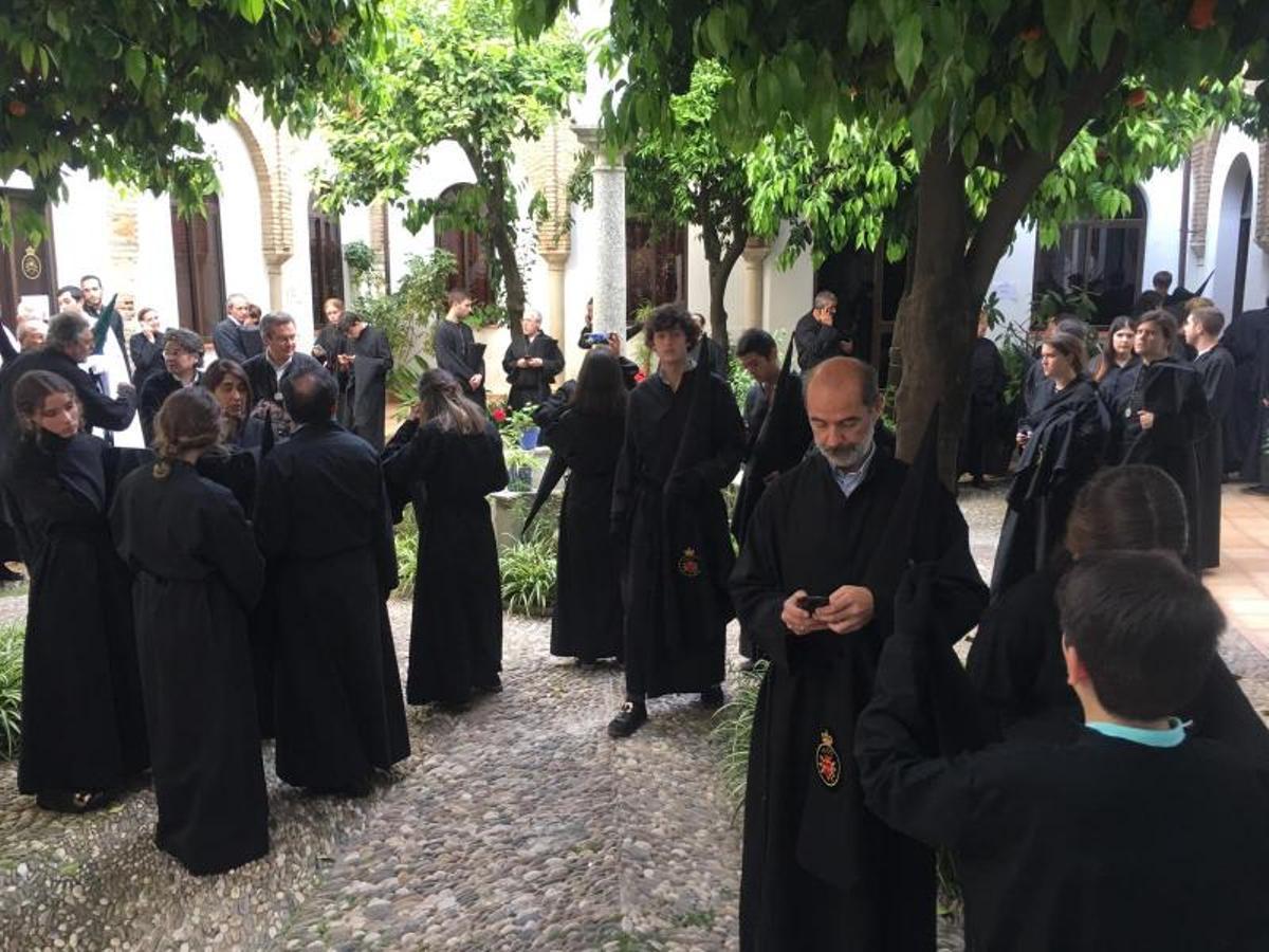 Descendimiento y Sepulcro ponen la esperanza del Viernes Santo