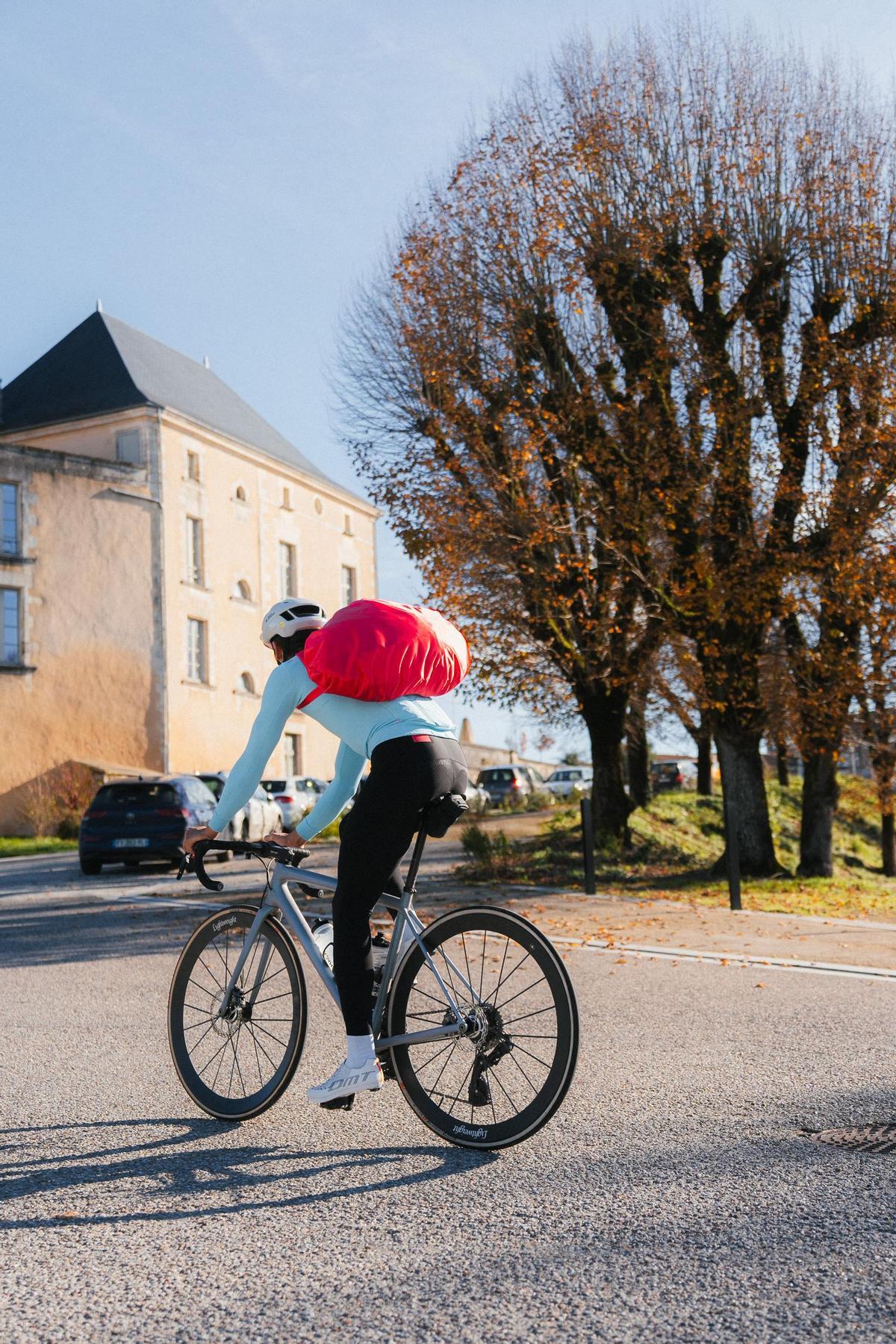 Ruta de 5.000 kilómetros en bicicleta para llevar las cartas de los niños de Aldaia a Papá Noel y recaudar dinero para la dana.