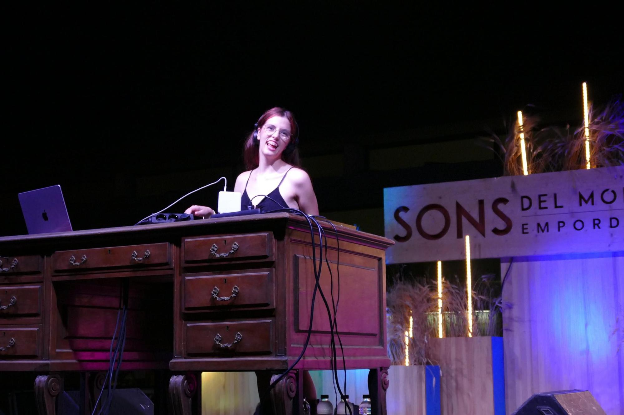 Roses es rendeix davant Rosario Flores a Sons del Món