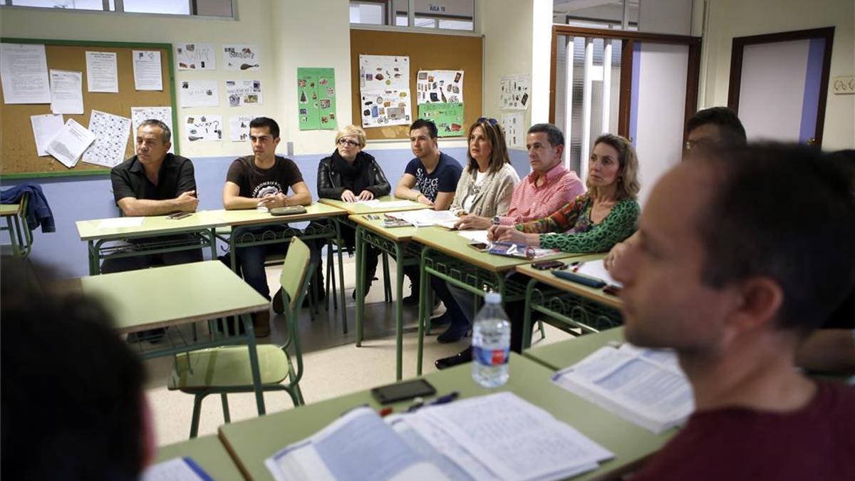 Alumnos en una clase de la Escuela Oficial de Idiomas.