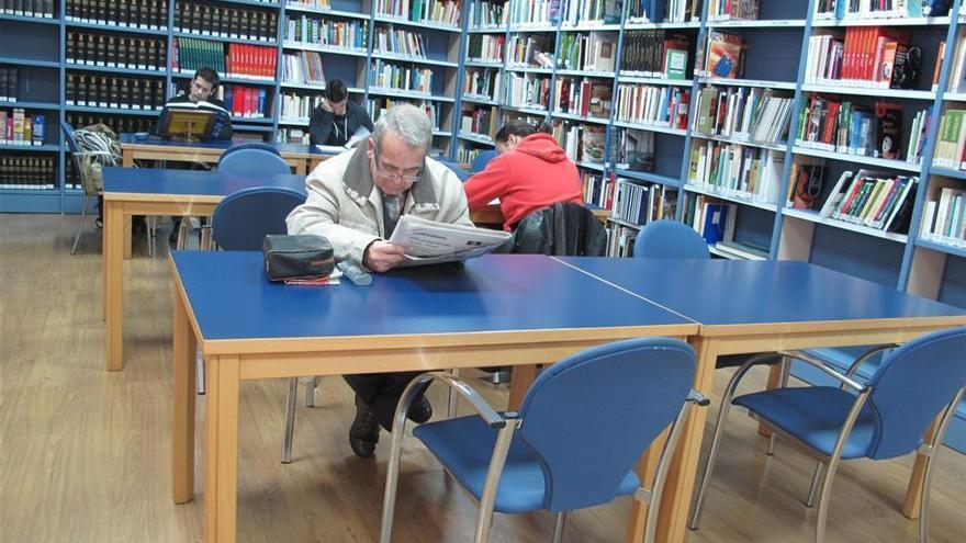 Llegan los primeros estudiantes a la biblioteca del Palacio de la Isla