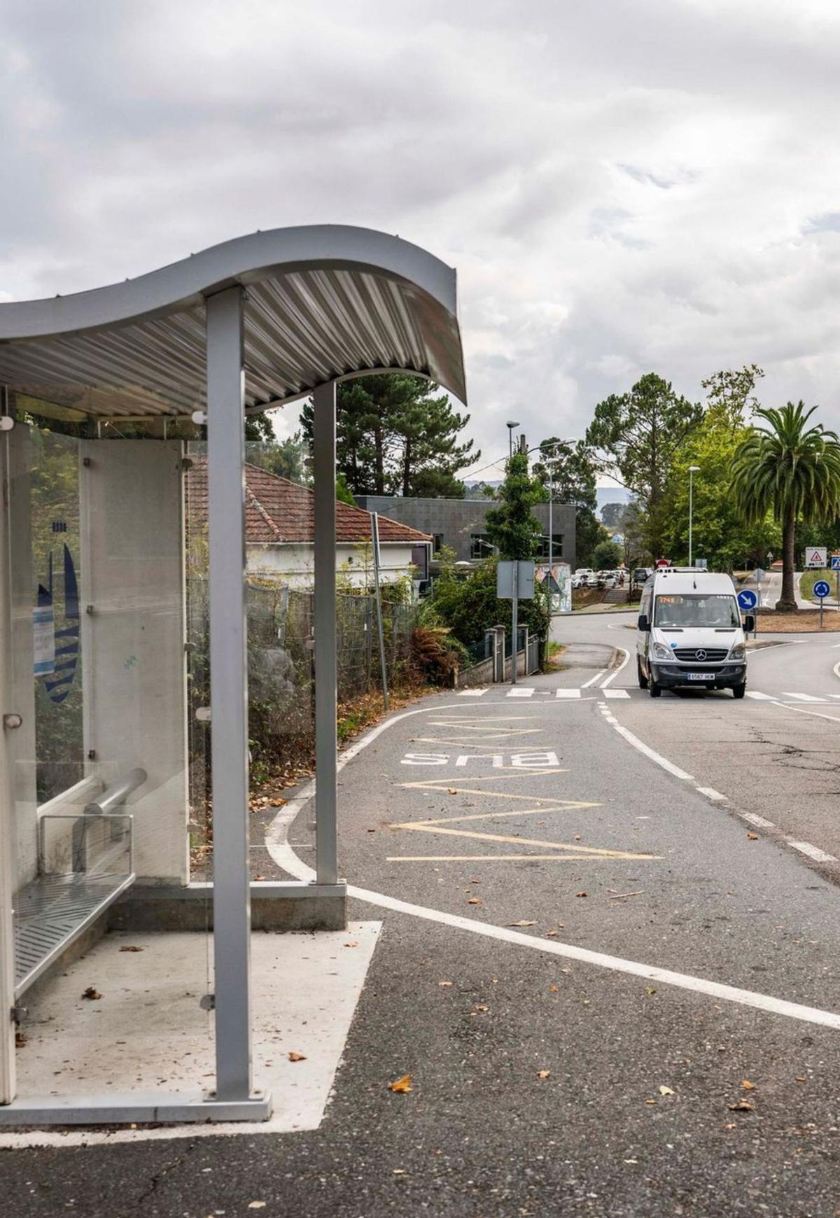 Marquesina de bus en Oleiros.