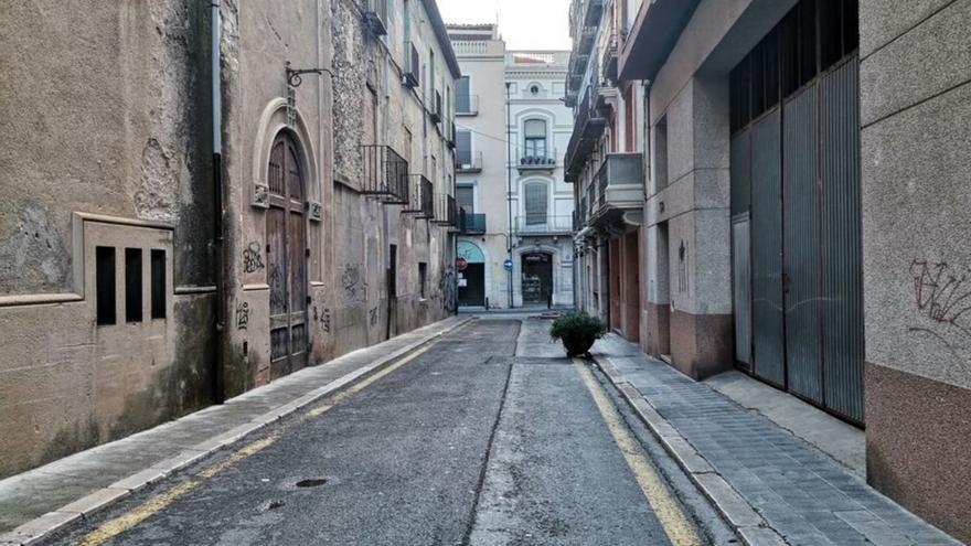 El carrer Sant Josep de Figueres recupera la circulació dels vehicles