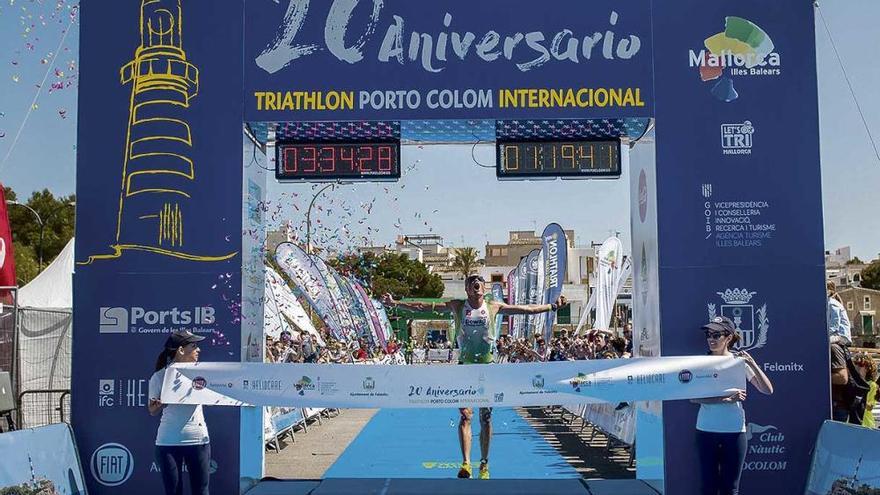 Van Cleven gewinnt zum dritten Mal in Folge Triathlon in Portocolom