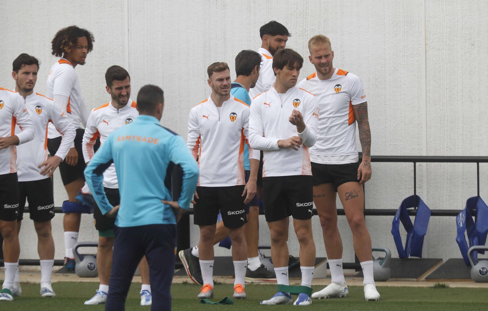 Entrenamiento del Valencia CF previo al partido frente a Osasuna