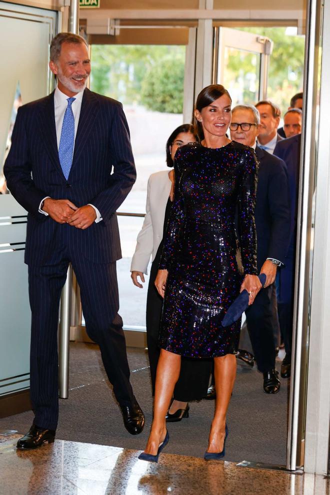 La reina Letizia junto al príncipe Felipe VI en el concierto extraordinario de la Orquesta y Coro Nacionales de España, del 50º aniversario de investigación en cáncer de la Asociación Española Contra el Cáncer.