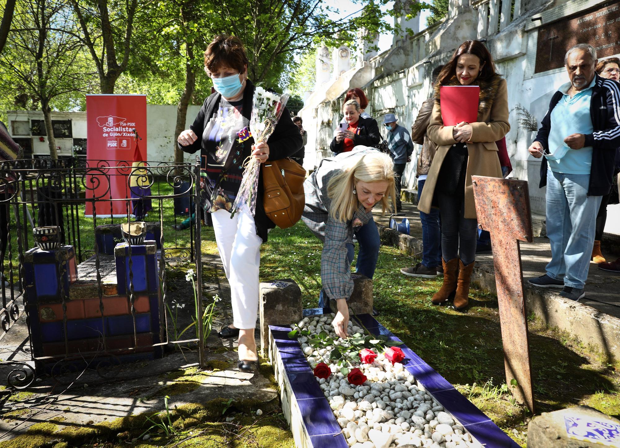 En imágenes: Homenajes en El Sucu para conmemorar la II República