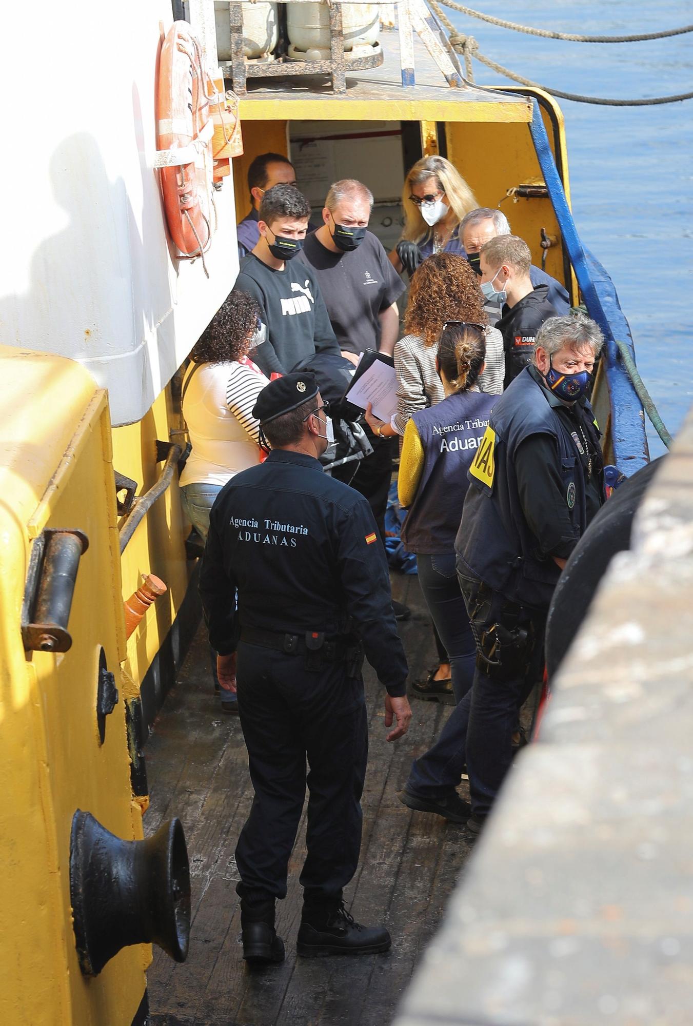 Desembarco en el Puerto de La Luz de los 18.000 kilos de hachís del pesquero  ‘Albatros Guard VSL’
