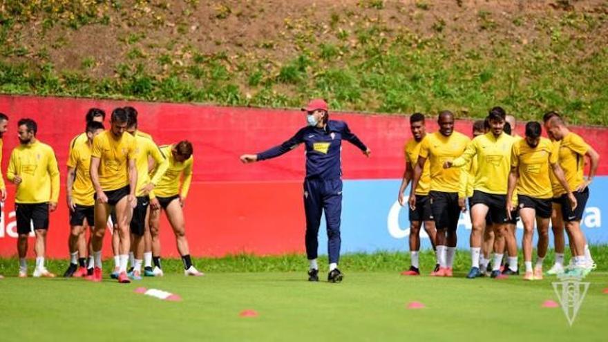 Un momento del entrenamiento del Sporting.