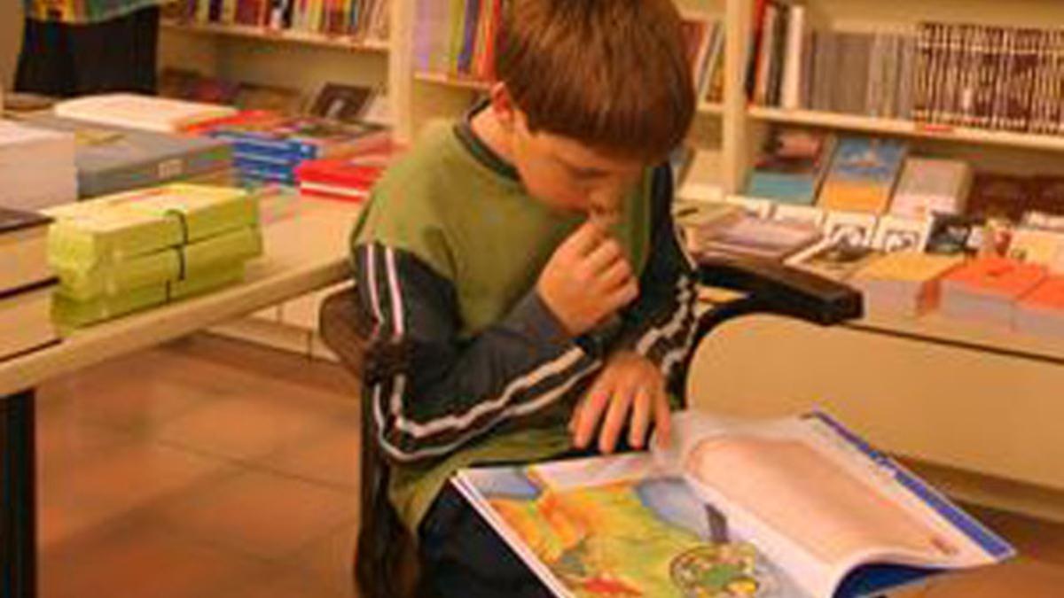 Niño leyendo