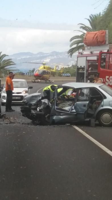 Aparatoso accidente en la TF-5, en Los Realejos