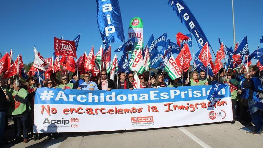 Manifestación a las puertas de la cárcel de Archidona.