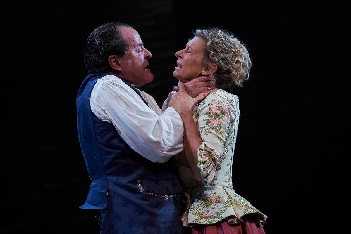 Els actors Abel Folk i Àngels Gonyalons interpreten els papers principals a 'La corona d’espines'.