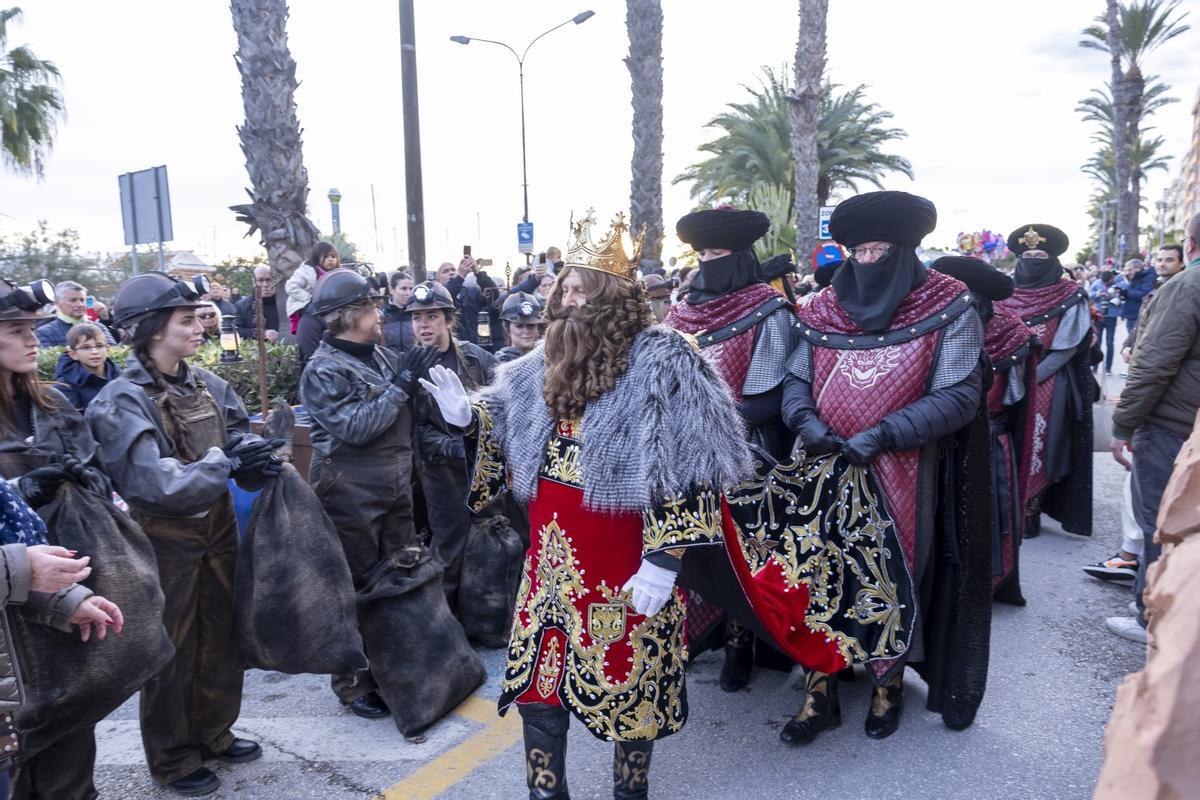 Las mejores imágenes de la Cabalgata de Reyes de Torrevieja 2026