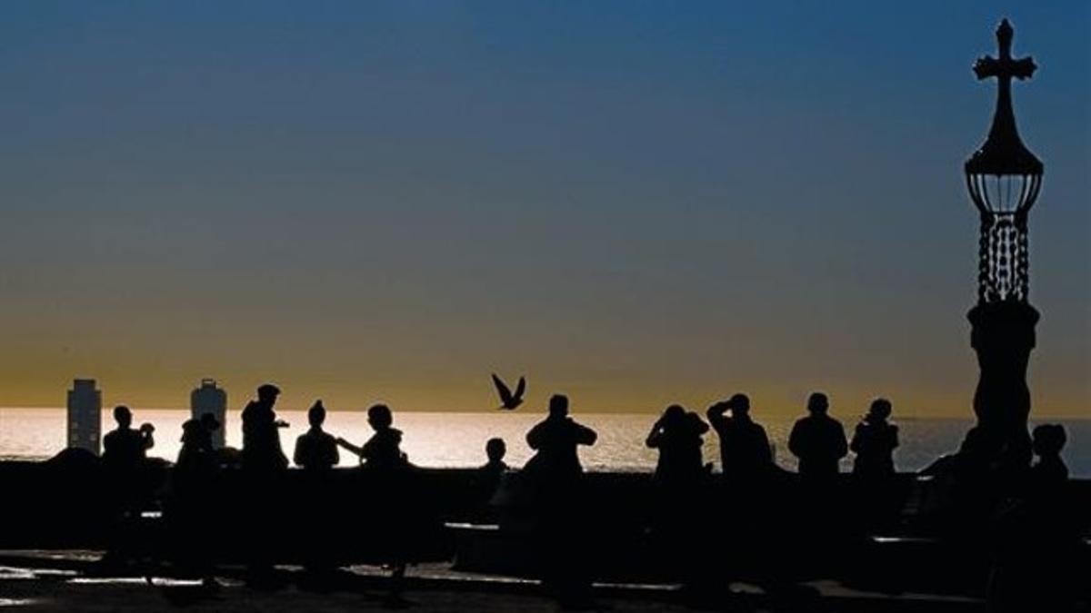 Al amanecer 8Aspecto bucólico del parque Güell -imagen solo al alcance de los más madrugadores-, a primerísima hora de ayer.