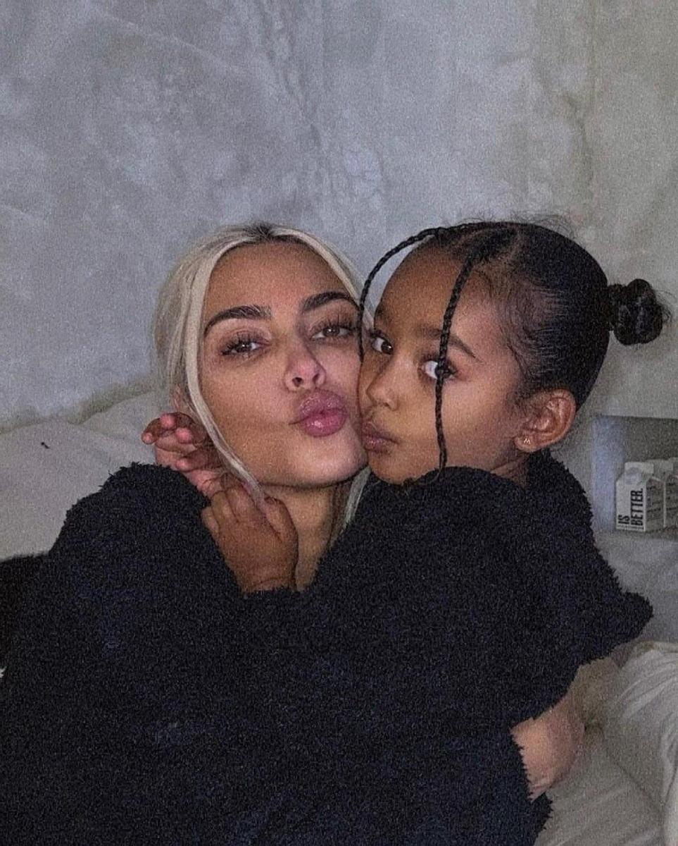 Kim Kardashian y su hija Chicago