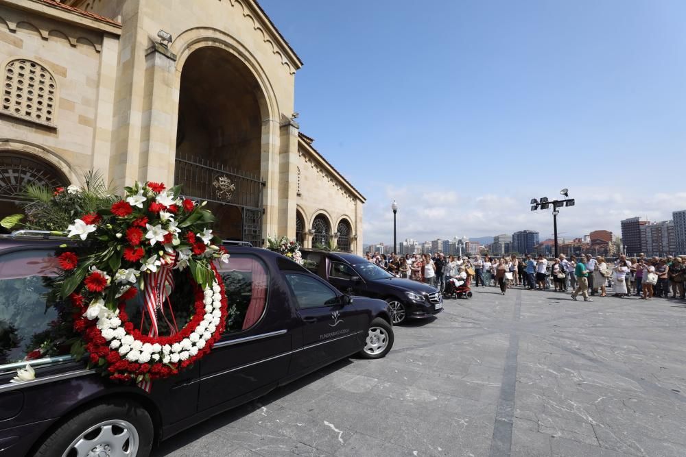 Funeral de Arturo Fernández: Emoción para despedir al chatín de la Puerta de la Villa