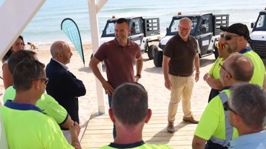 La Diputación entrega "quads" eléctricos a Guardamar, Daimús, Xeraco y Piles para la gestión de sus playas