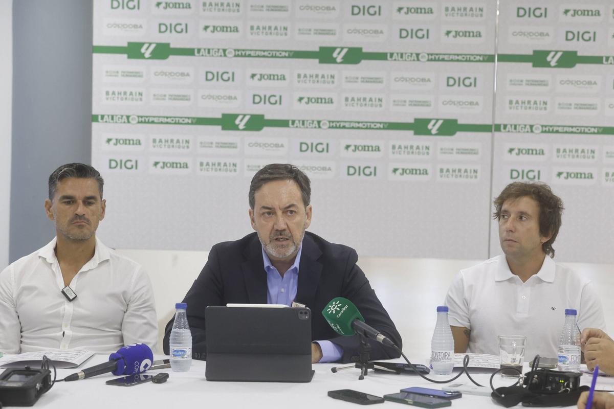 A.J.González Córdoba Desayuno informativo del CEO del Córdoba CF, Antonio Fernández Monterrubio, para realizar balance del mercado de fichajes. Juanito