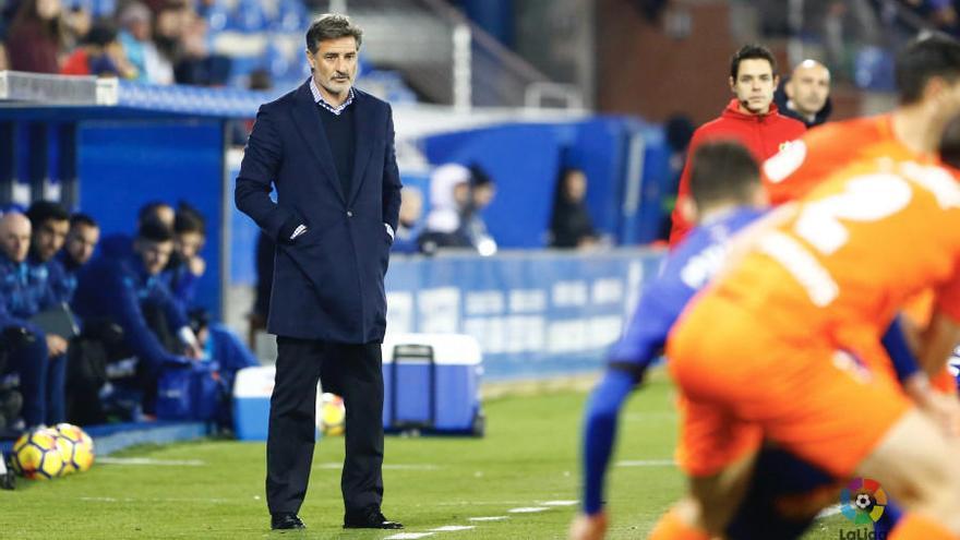 Míchel, durante el partido de anoche en Mendizorroza