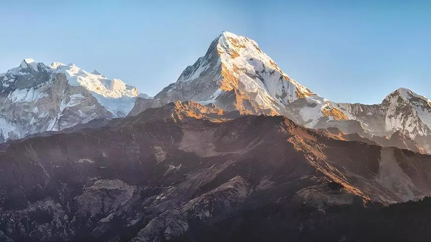 Nepal, el país donde las montañas cuentan historias entre templos, valles y caminos sagrados