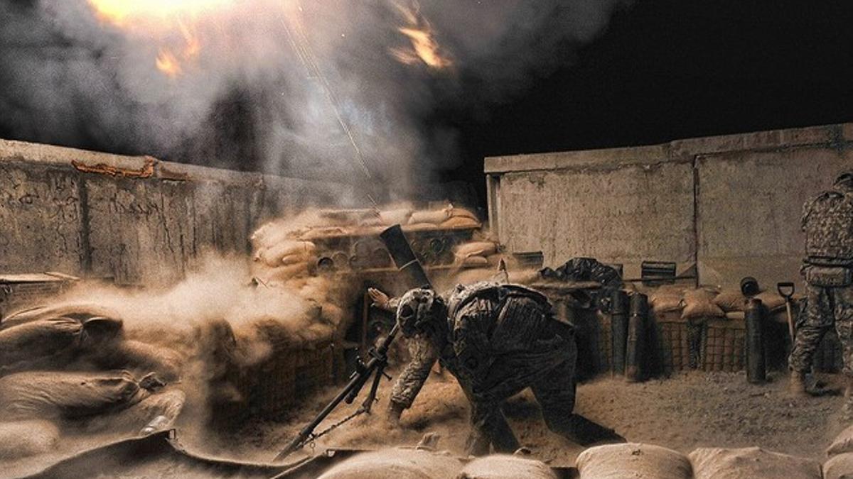 Un soldado del regimiento 502 de EEUU dispara un proyectil en apoyo de fuerzas británicas durante la Operación Hamkari en Afganistán.