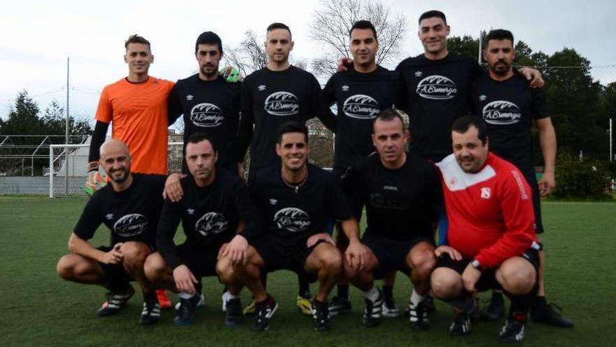 El A Esmorga Bueu firmó la goleada de la jornada ante el Fisio Cangas. // Gonzalo Núñez