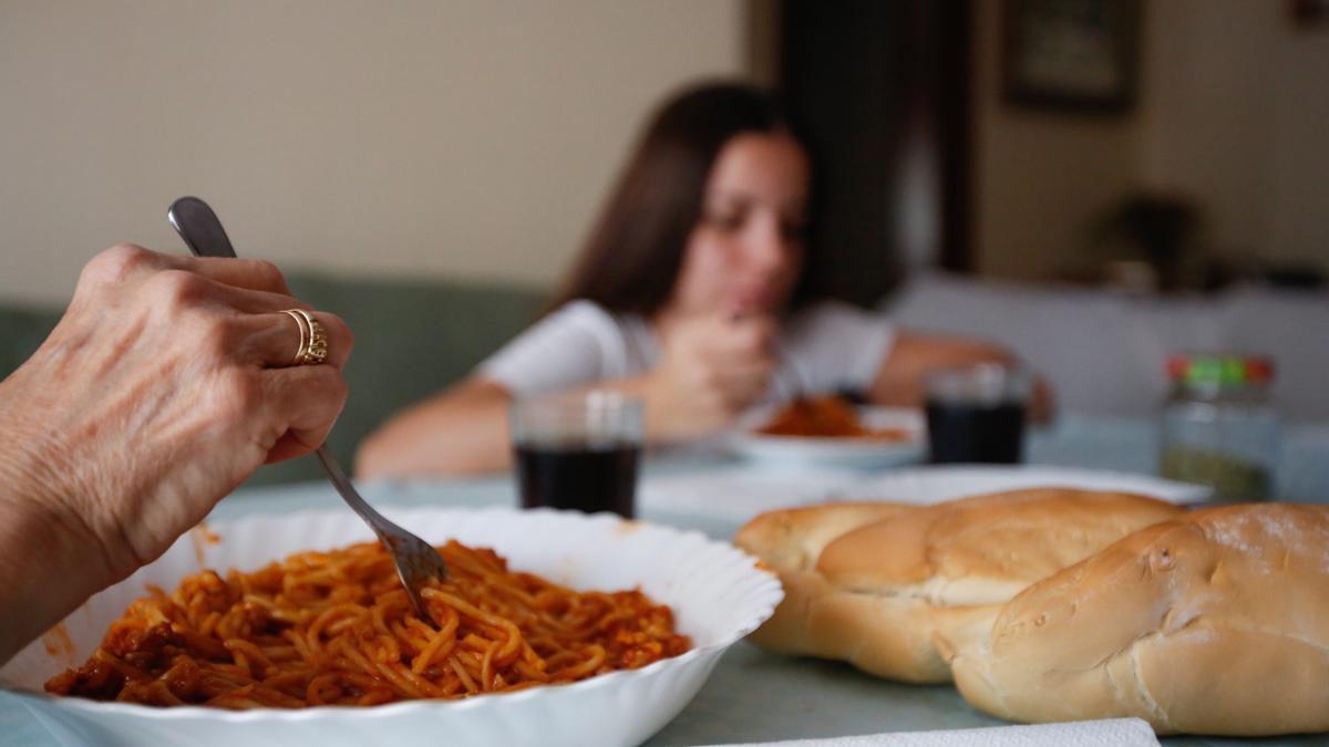 Las chicas jóvenes son las que presentan más problemas relacionados con trastornos alimenticios