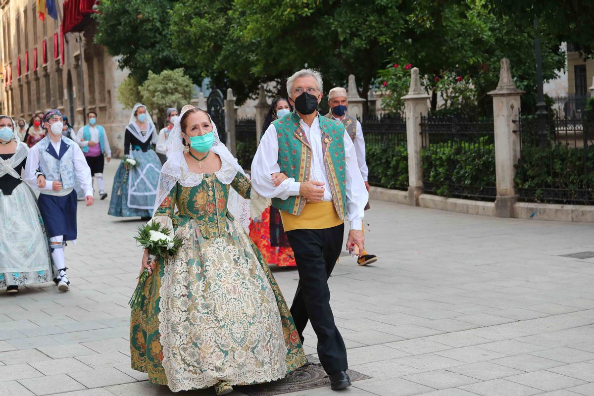 Búscate en el primer día de la ofrenda por la Calle Caballeros de las 20:00 a las 21:00
