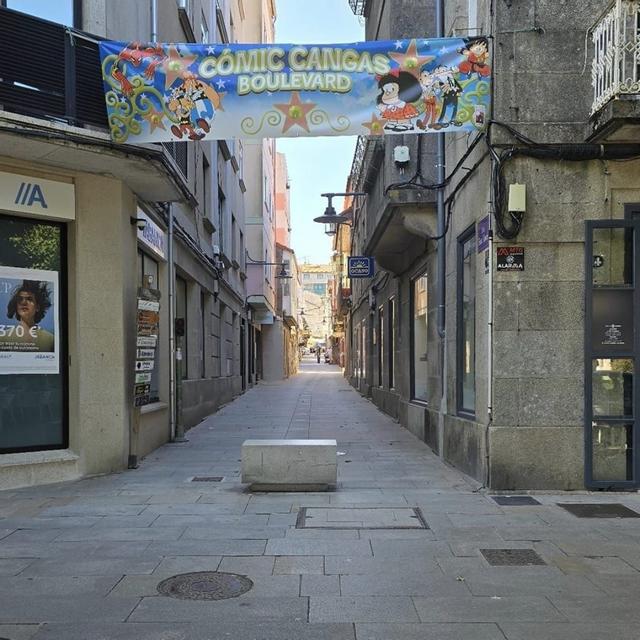 La calle San Xosé de Cangas en donde se ubica el Paseo de la Fama del Cómic.